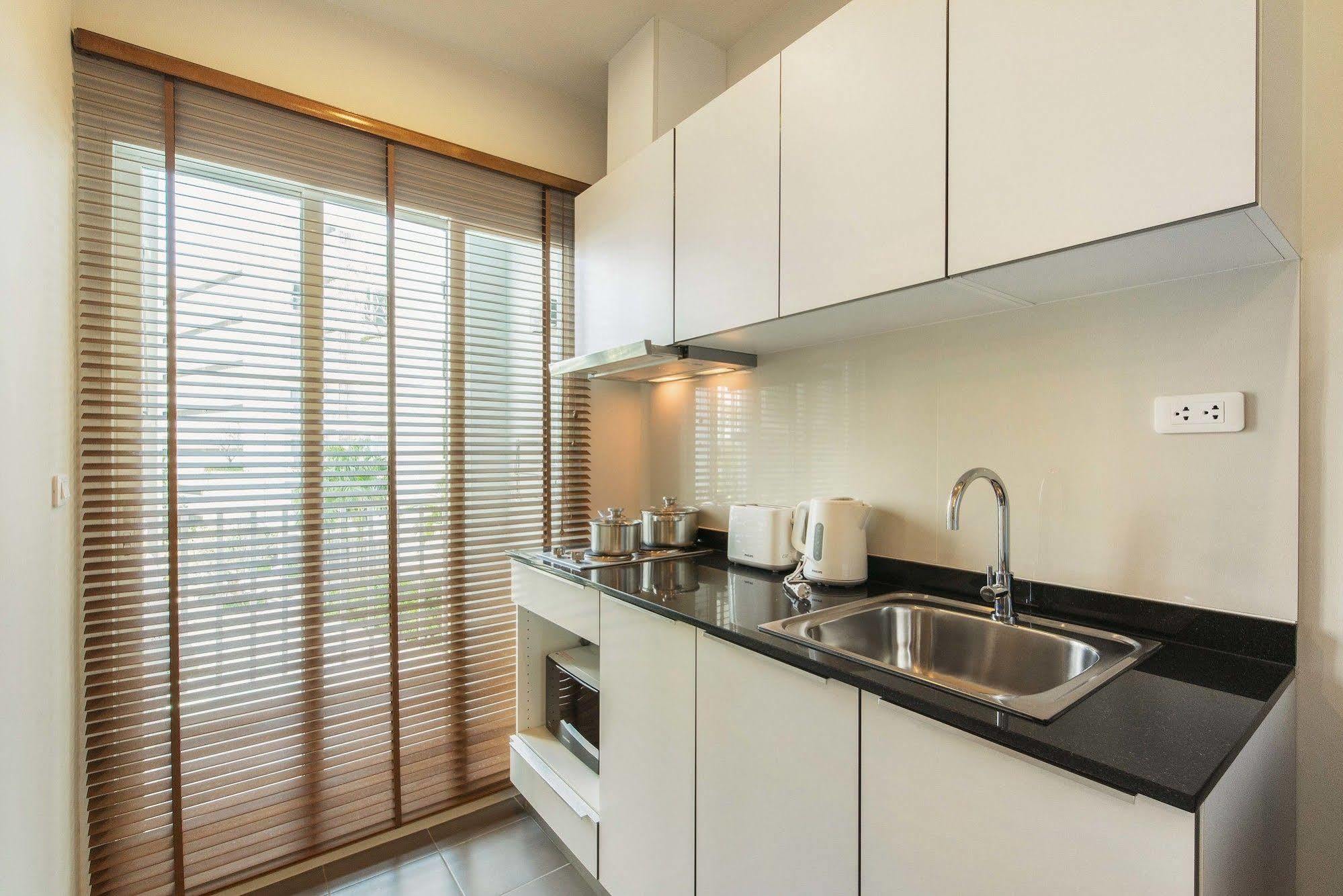 Favstay - The Base Downtown Phuket Luaran gambar
